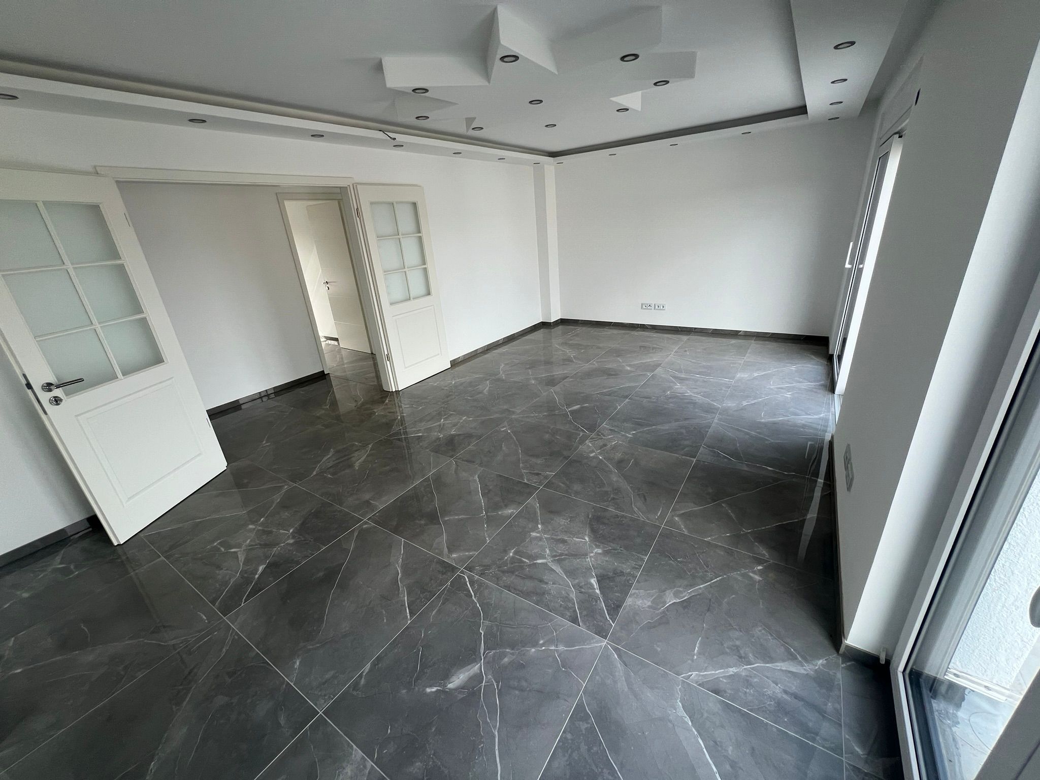 Fliesenprojekt BLG|BAU – Verlegung