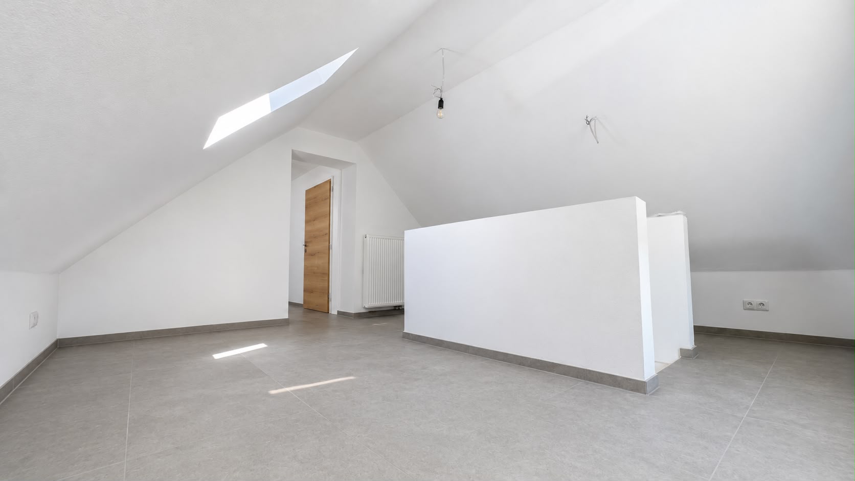 Dachgeschoss – Großformatfliesen
