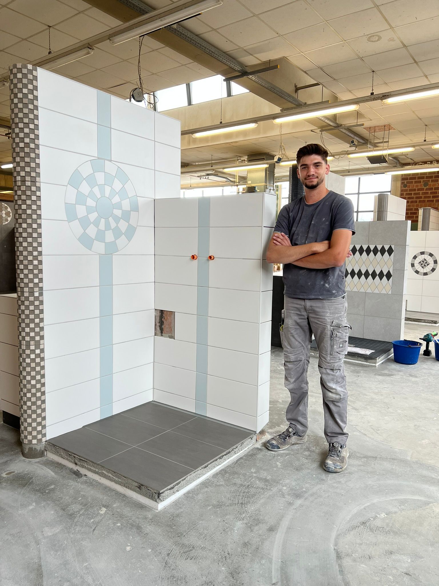 Ömer Bölge – Fliesenlegermeister bei der Arbeit